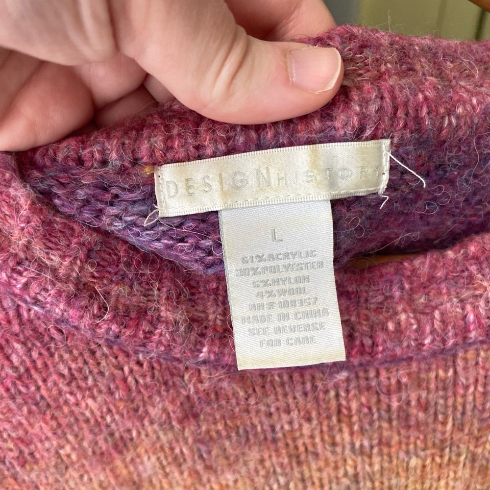 Design History | Rainbow Puff-sleeved Sweater - Picture 3 of 5